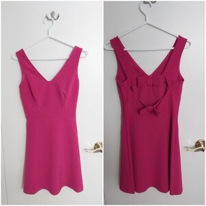 🇨🇦Dynamite Size Extra Small Bowtie Back Fuscia Dress (XS)